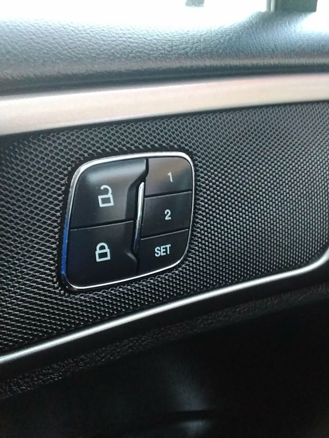 2018 Ford Fusion Hybrid SE FWD - 22941658 - 24