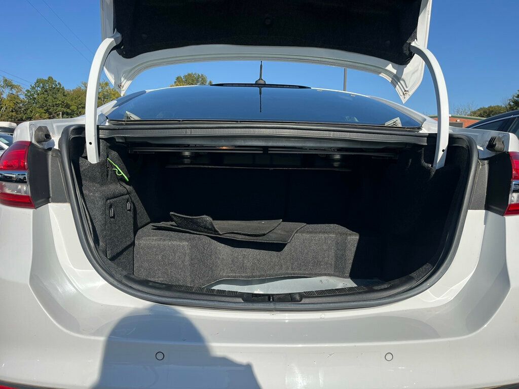 2018 Ford Fusion Hybrid SE FWD - 22936102 - 19