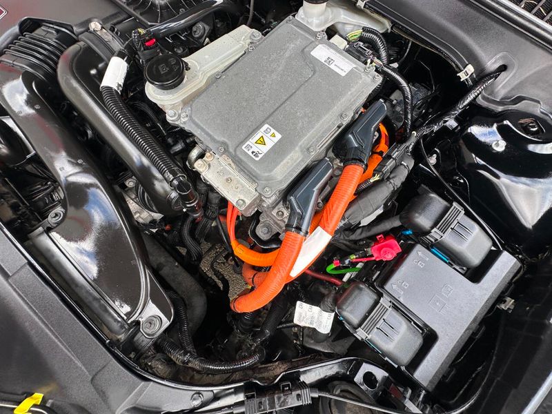 2018 Ford Fusion Hybrid SE FWD - 22880876 - 26