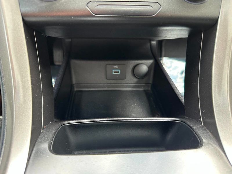 2018 Ford Fusion Hybrid SE FWD - 22880876 - 38