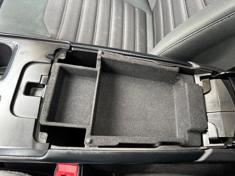 2018 Ford Fusion Hybrid SE FWD - 22880876 - 40