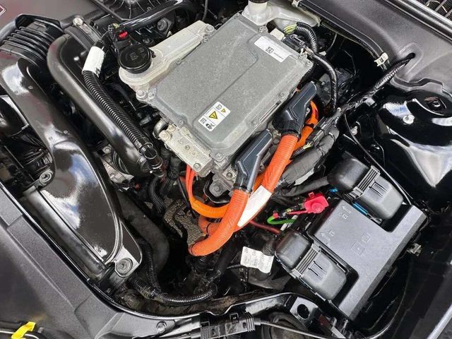 2018 Ford Fusion Hybrid SE FWD - 22994611 - 26