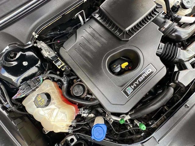 2018 Ford Fusion Hybrid SE FWD - 22994611 - 8