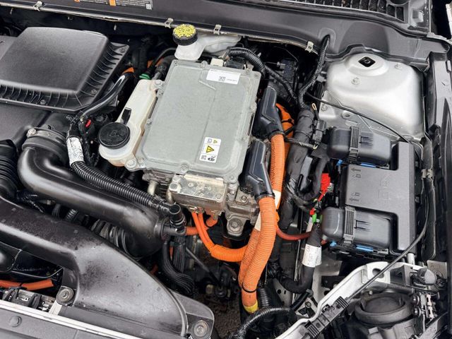 2018 Ford Fusion Hybrid SE FWD - 23043953 - 11