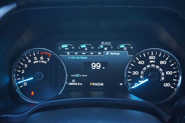 2018 Ford F-150 5.0 V8, LARIAT, 4X4, PREMIUM WHEELS, RUNNING BOARDS, NAVIGATION - 22933571 - 26