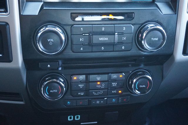 2018 Ford F-150 5.0 V8, LARIAT, 4X4, PREMIUM WHEELS, RUNNING BOARDS, NAVIGATION - 22933571 - 36