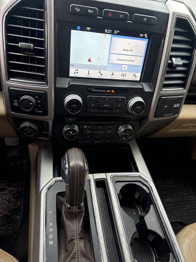 2018 Ford F-150 Lariat - 22985698 - 19