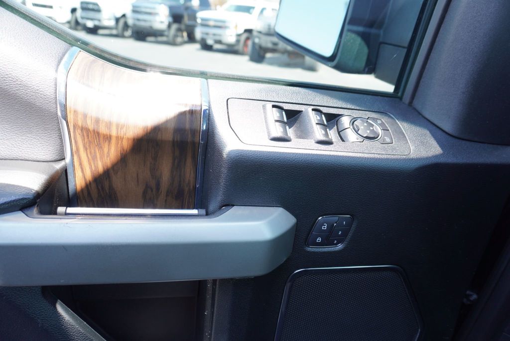 2018 Ford F-150 Lariat photo 24
