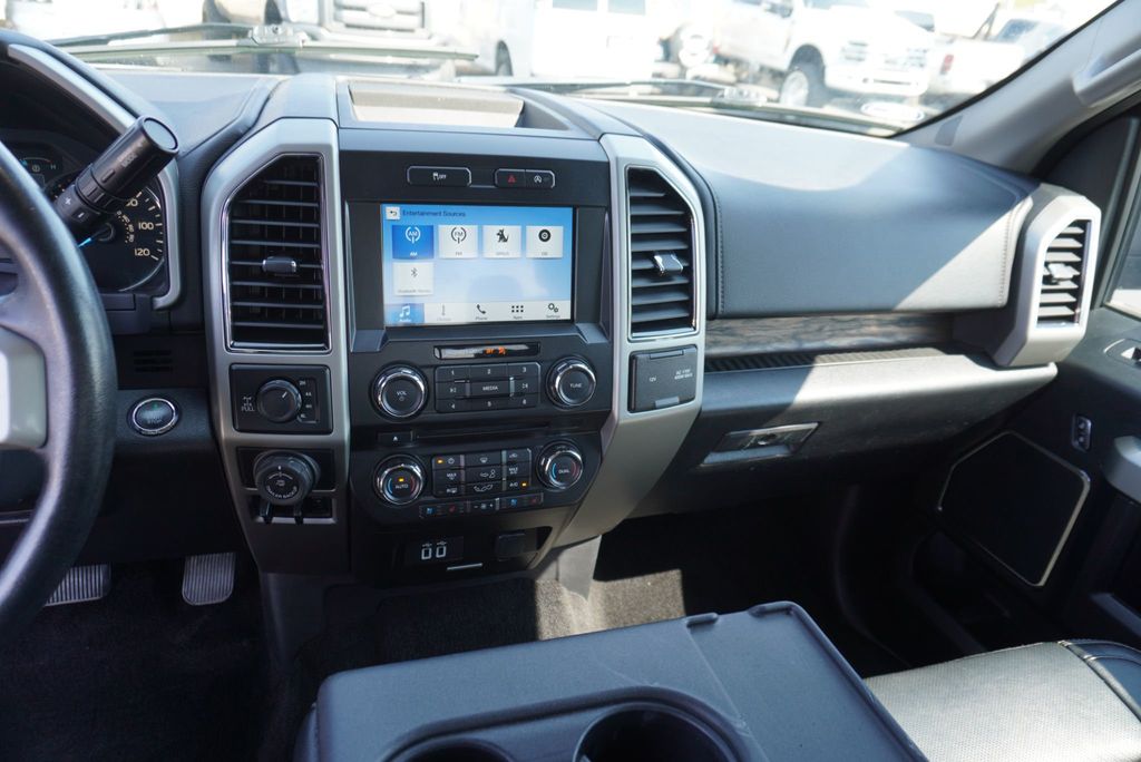 2018 Ford F-150 Lariat photo 28