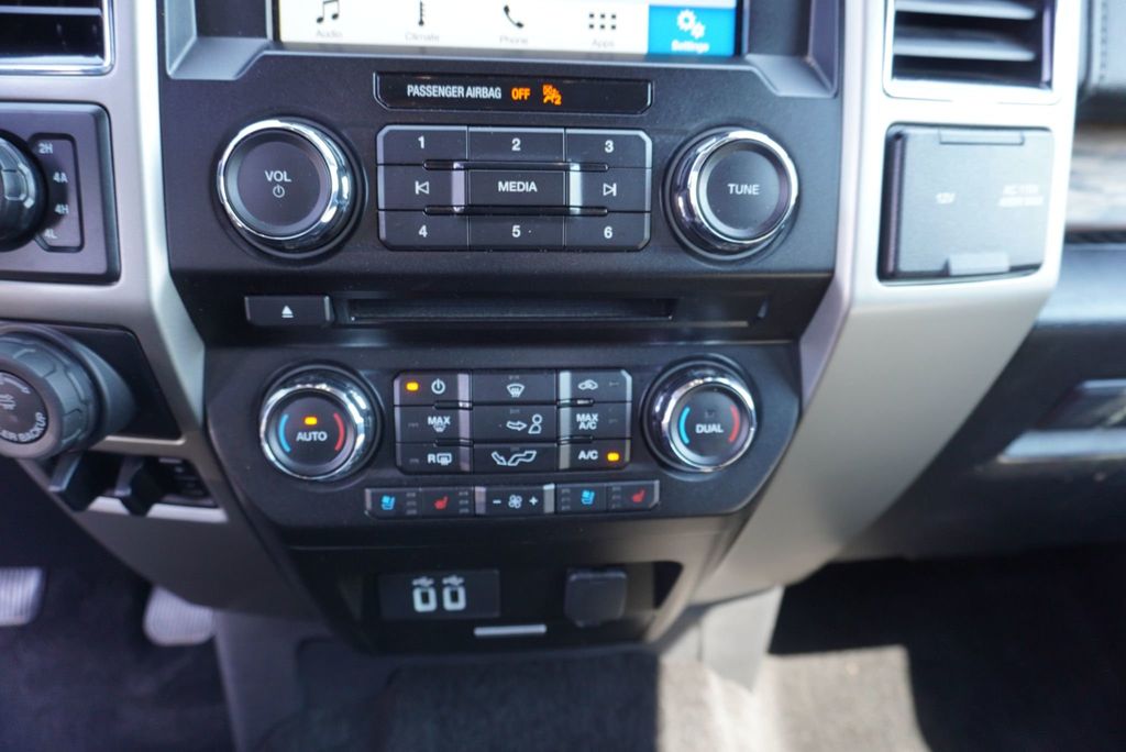 2018 Ford F-150 Lariat photo 35