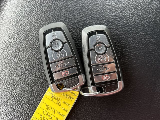 2018 Ford F-150 LARIAT - 22812813 - 29