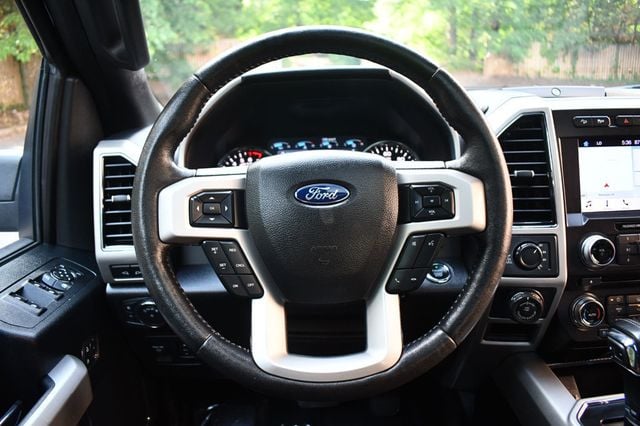 2018 Ford F-150 LARIAT 4WD SuperCrew 5.5' Box - 23038820 - 24