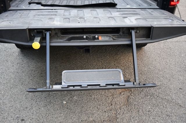 2018 Ford F-150 LARIAT 4WD SuperCrew 5.5' Box - 23038820 - 8