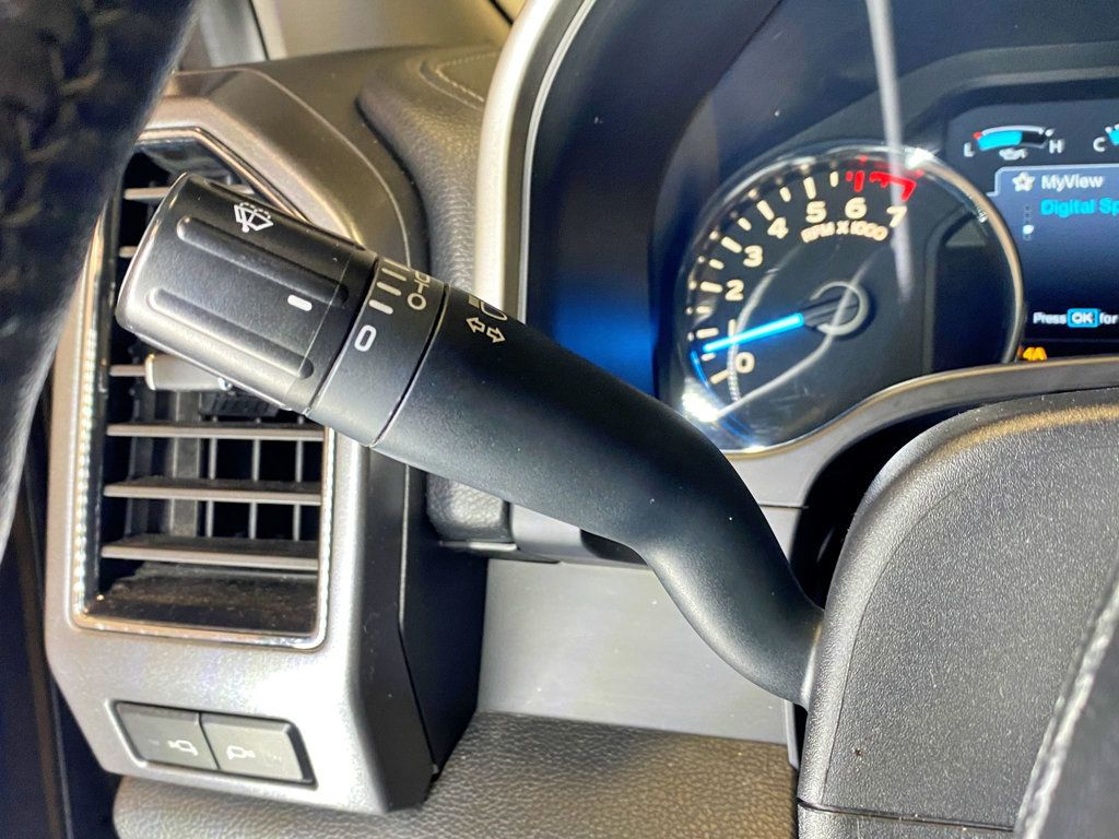 2018 Ford F-150 LARIAT 4WD SuperCrew 5.5' Box - 23025825 - 32