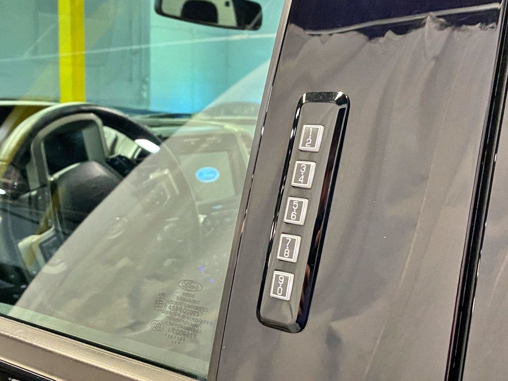 2018 Ford F-150 LARIAT 4WD SuperCrew 5.5' Box - 23025825 - 3