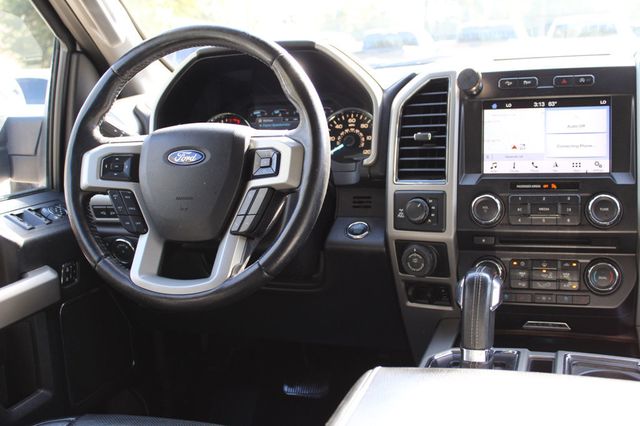 2018 Ford F-150 LARIAT 4WD SuperCrew 5.5' Box - 22933333 - 12