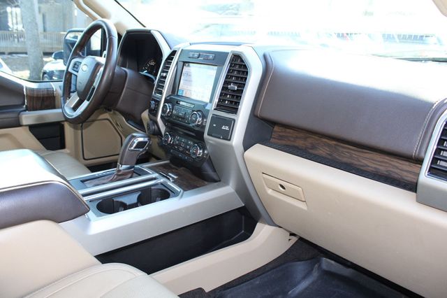 2018 Ford F-150 LARIAT 4WD SuperCrew 5.5' Box - 22981584 - 19