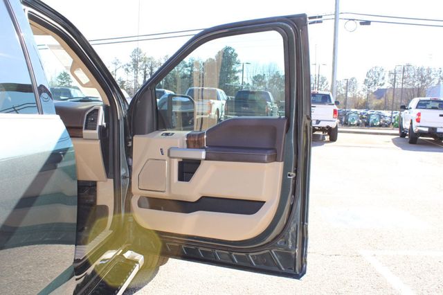 2018 Ford F-150 LARIAT 4WD SuperCrew 5.5' Box - 22981584 - 32