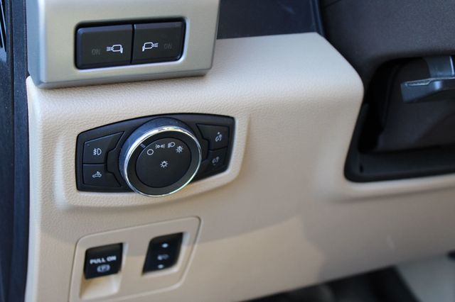 2018 Ford F-150 LARIAT 4WD SuperCrew 5.5' Box - 22981584 - 41