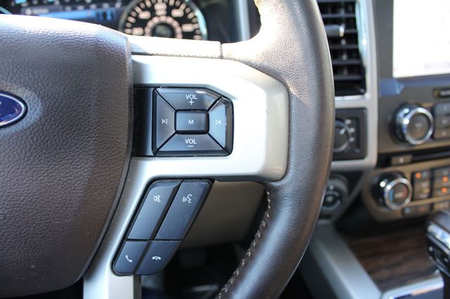 2018 Ford F-150 LARIAT 4WD SuperCrew 5.5' Box - 22981584 - 43