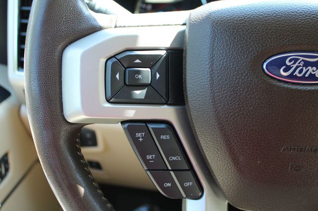 2018 Ford F-150 LARIAT 4WD SuperCrew 5.5' Box - 23072915 - 25
