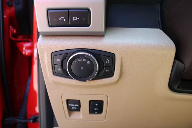 2018 Ford F-150 LARIAT 4WD SuperCrew 5.5' Box - 23072915 - 29