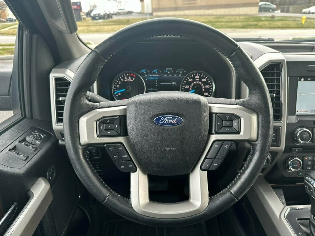 2018 Ford F-150 LARIAT 4WD SuperCrew 5.5' Box - 22355703 - 24