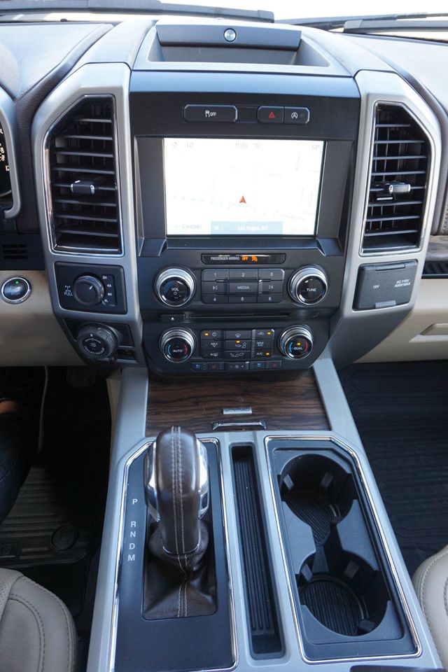 2018 Ford F-150 LARIAT, 4X4, LOW MILEAGE, PREMIUM WHEELS, RUNNING BOARDS - 22998724 - 32