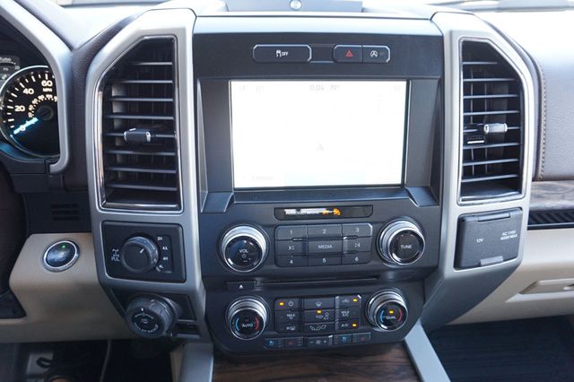 2018 Ford F-150 LARIAT, 4X4, LOW MILEAGE, PREMIUM WHEELS, RUNNING BOARDS - 22998724 - 33