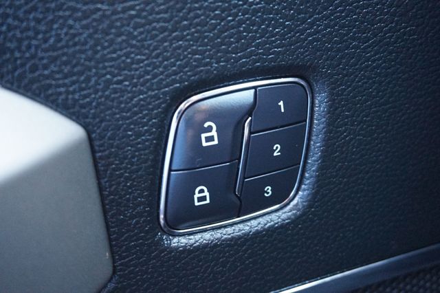 2018 Ford F-150 LARIAT, 4X4, PREMIUM WHEELS, ALL TERRAIN TIRES, TOWING PACKAGE - 23011610 - 23