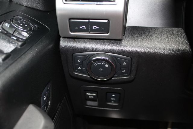 2018 Ford F-150 Platinum 4WD SuperCrew 5.5' Box - 22890593 - 37