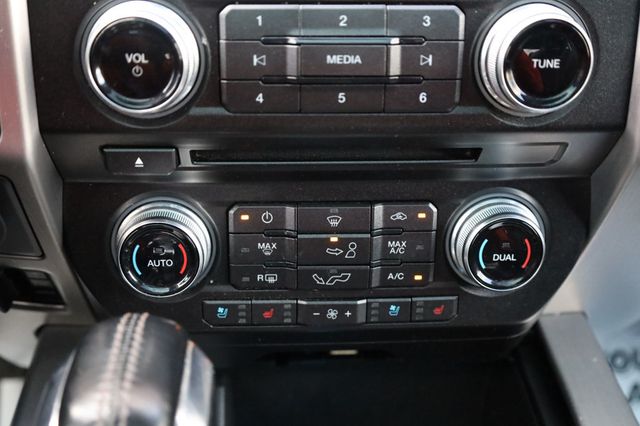 2018 Ford F-150 Platinum 4WD SuperCrew 5.5' Box - 22939511 - 42