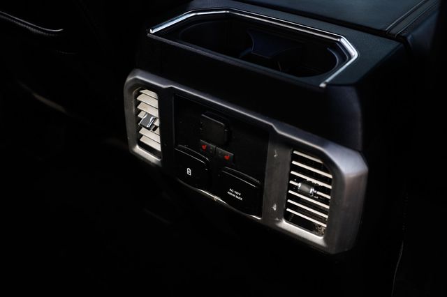 2018 Ford F-150 Platinum 4WD SuperCrew 5.5' Box - 22952819 - 50