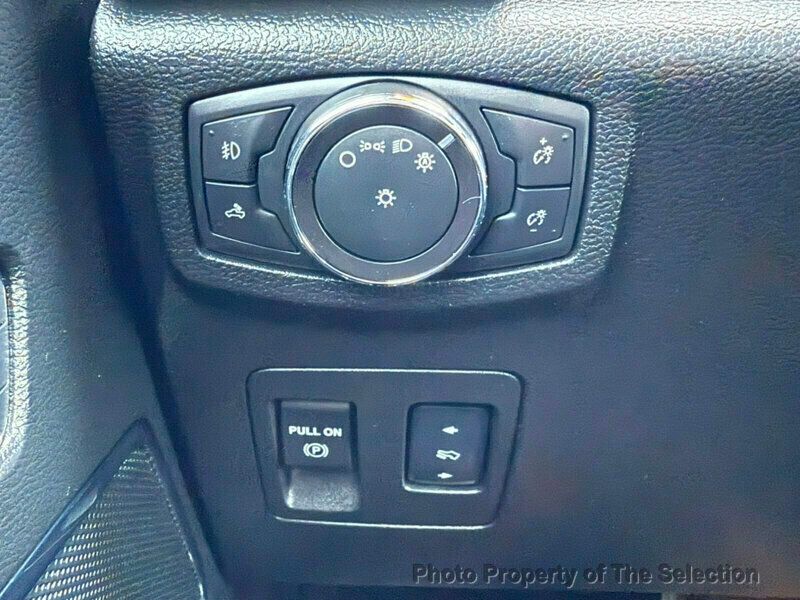 2018 Ford F-150 Platinum photo 34