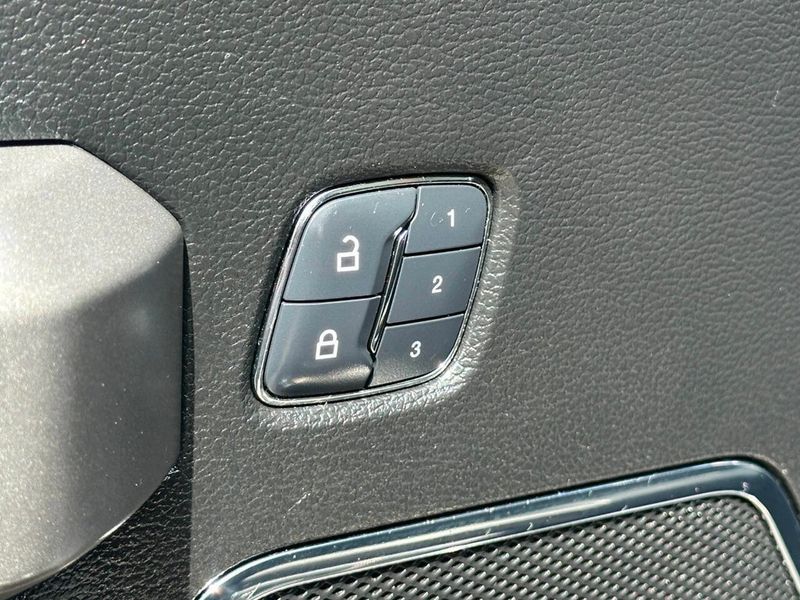 2018 Ford F-150 Platinum 4x4 4dr SuperCrew 6.5 ft. SB - 22909481 - 16