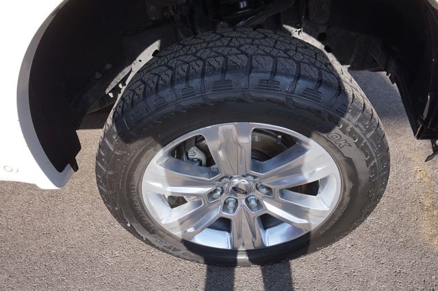 2018 Ford F-150 PLATINUM, 4X4, CAMPER SHELL, PREMIUM WHEELS, TOWING PACKAGE - 23066048 - 15