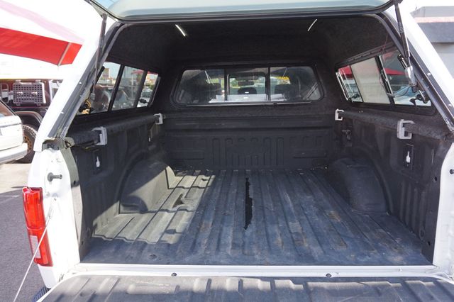 2018 Ford F-150 PLATINUM, 4X4, CAMPER SHELL, PREMIUM WHEELS, TOWING PACKAGE - 23066048 - 8