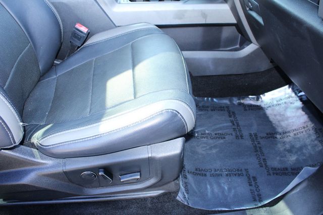 2018 Ford F-150 Raptor 4WD SuperCrew 5.5' Box - 22987744 - 29