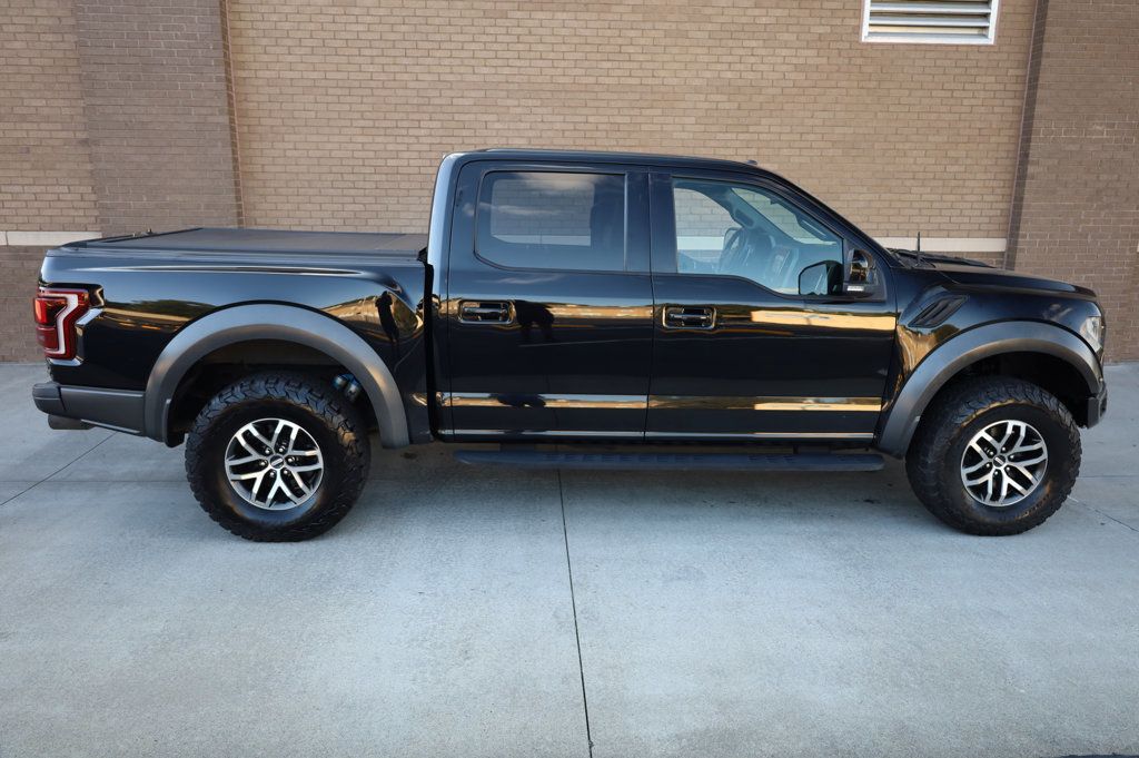 2018 Ford F-150 Raptor photo 2
