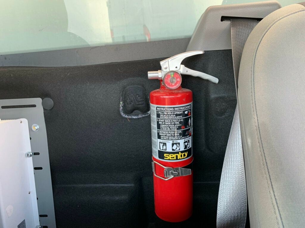 2018 Ford F-150 XL 2WD Reg Cab 6.5' Box Work Truck - 22993637 - 37