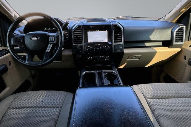 2018 Ford F-150 XLT - 23043711 - 19