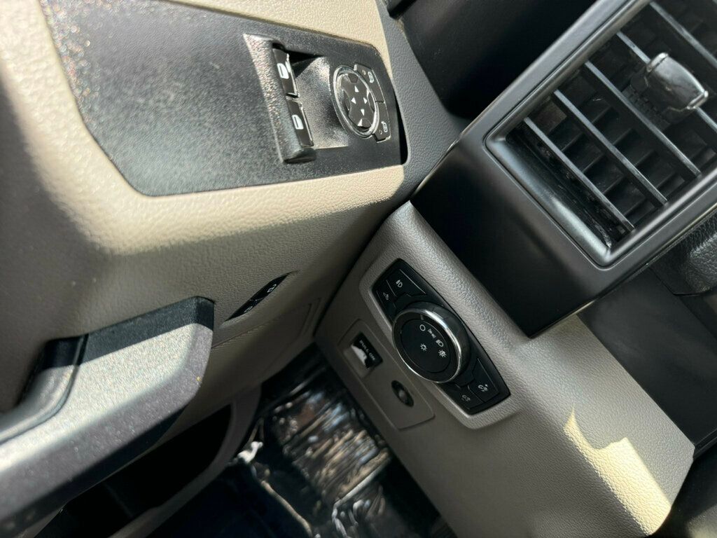 2018 Ford F-150 XLT 2WD Reg Cab 8' Box - 22873454 - 12