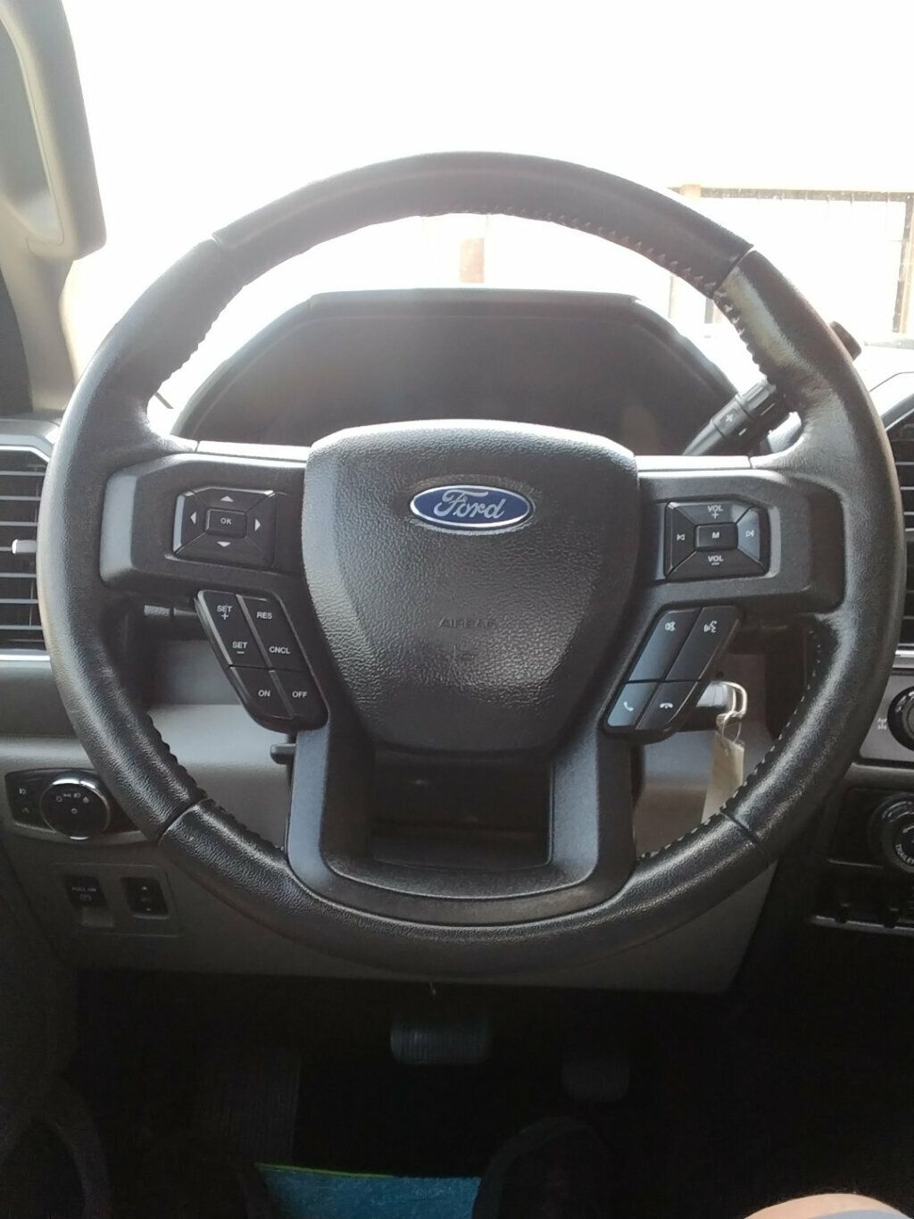 2018 Ford F-150 XLT photo 14