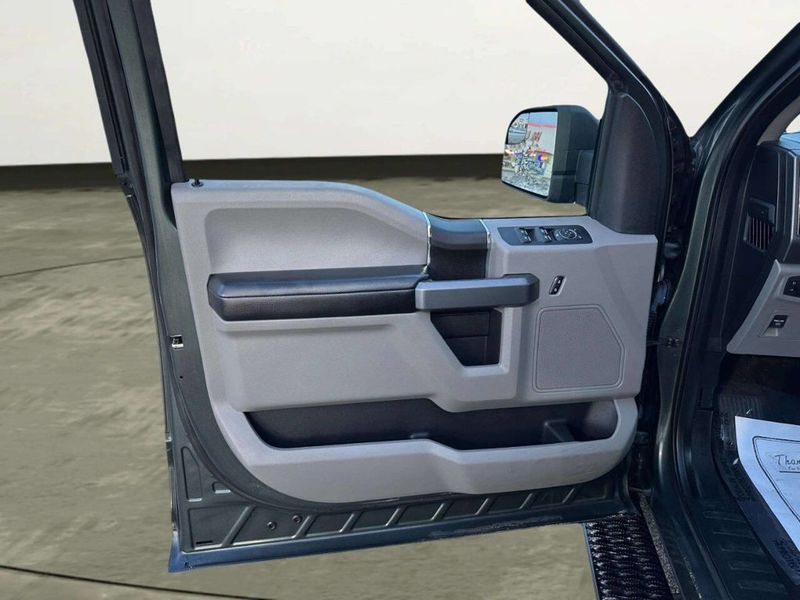 2018 Ford F-150 XLT 4WD SuperCrew 5.5' Box - 22974795 - 9