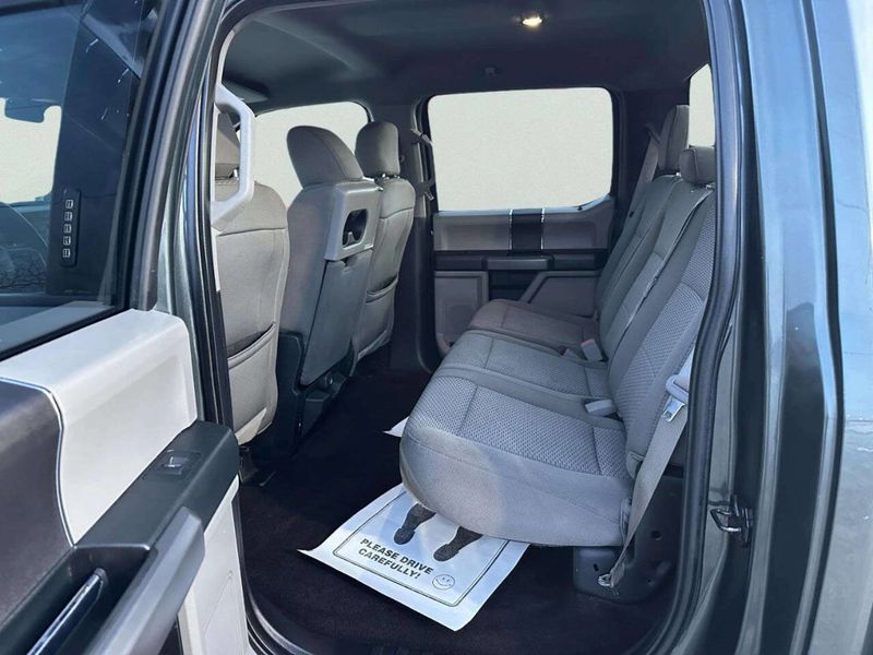 2018 Ford F-150 XLT 4WD SuperCrew 5.5' Box - 22974795 - 10