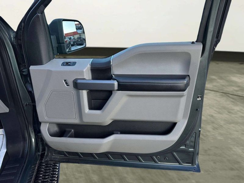 2018 Ford F-150 XLT 4WD SuperCrew 5.5' Box - 22974795 - 20