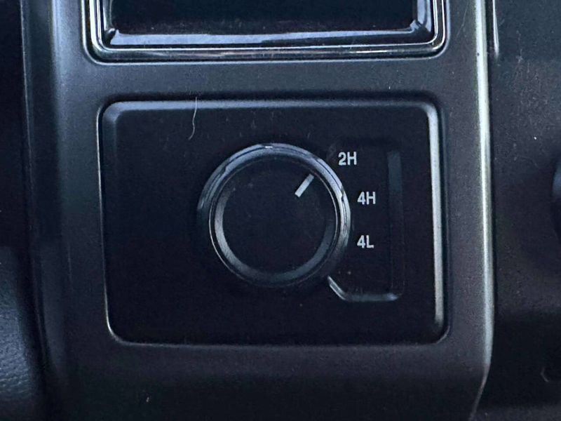 2018 Ford F-150 XLT 4WD SuperCrew 5.5' Box - 22974795 - 29