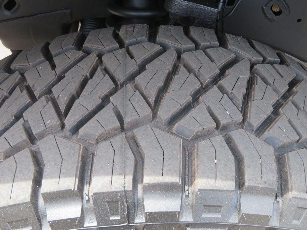 2018 Ford F-150 XLT LIFTED 4X4 EXTRA CLEAN NEW TIRES 1OWNER SUPERCREW  - 23014410 - 16