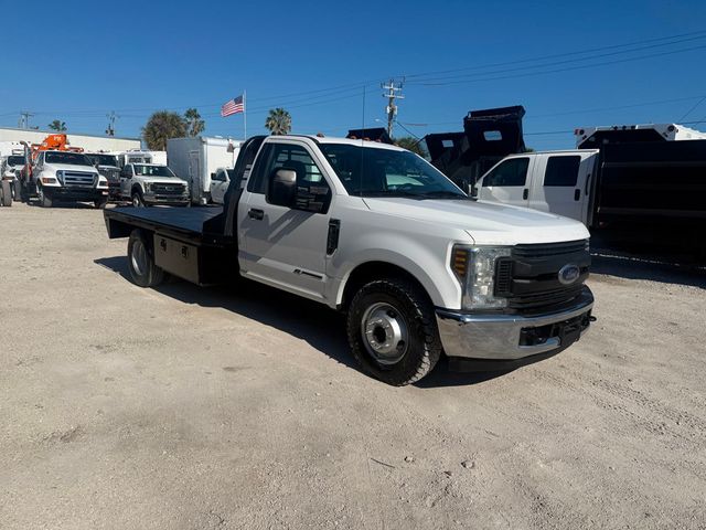 2018 Ford F-350 Gooseneck Flatbed  - 22983408 - 4