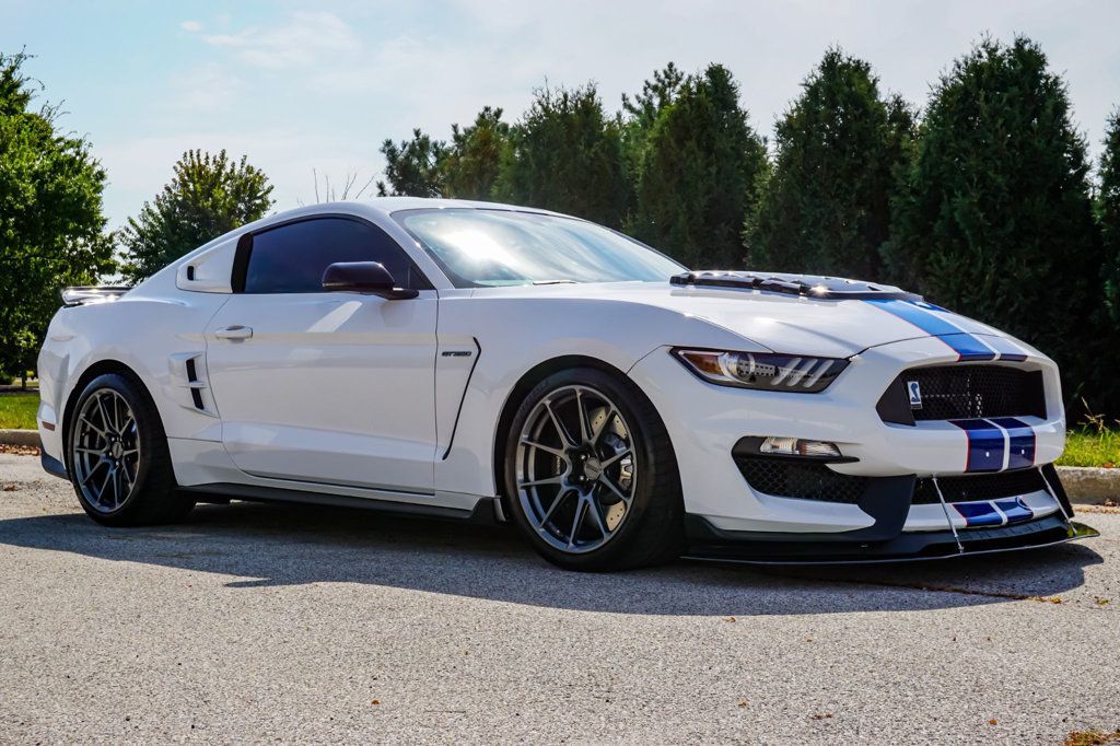 2018 Ford Mustang Shelby GT350 photo 2